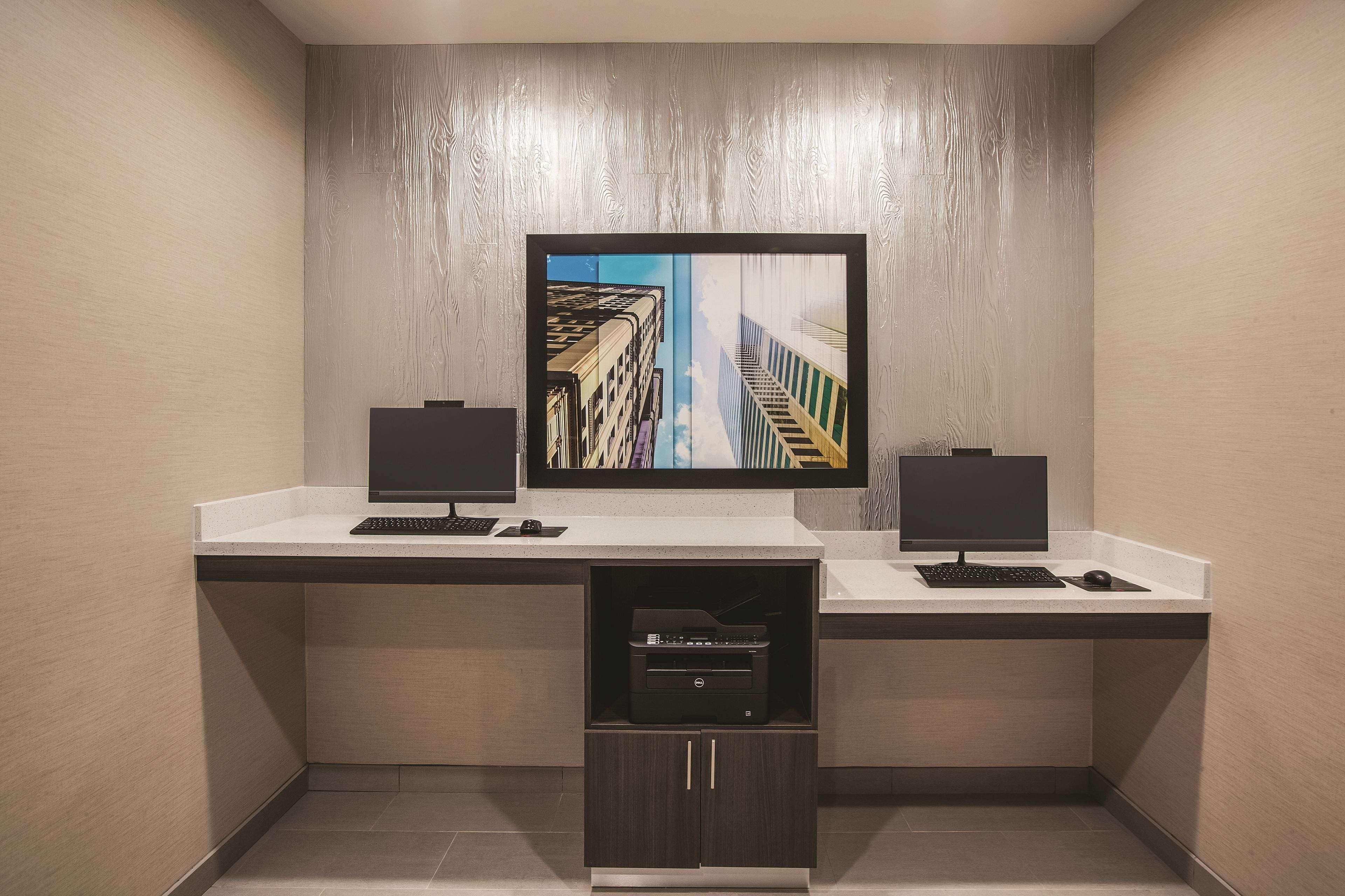 La Quinta By Wyndham Dallas Northeast-Arboretum Garland Bagian luar foto
